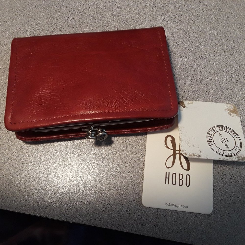 Hobo Vintage Hide Card/Change/Bill Purse-Cardinal